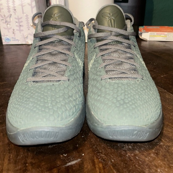 Kobe 6 Fade to Black (Brand New) Authentic Size: 9.5 - Picture 4 of 10